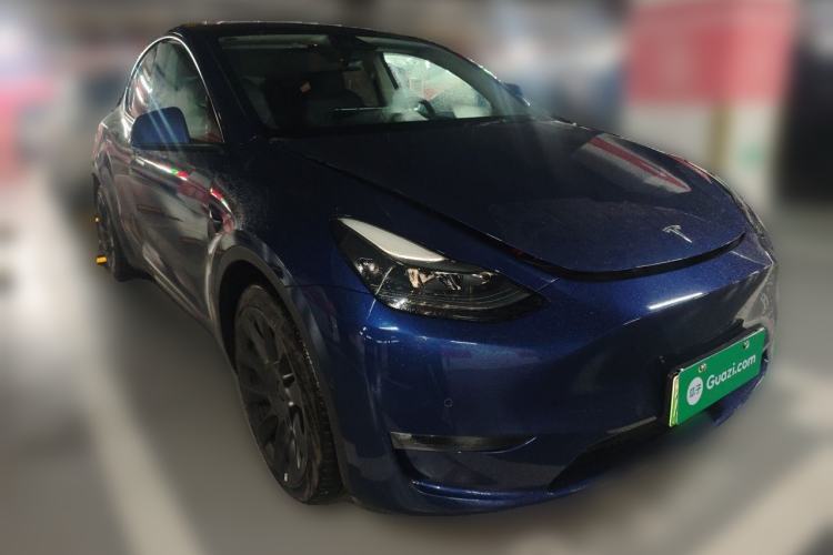Used Tesla Model Y 2022 Long-Range All-Wheel-Drive Version Front Right 45 Deg
