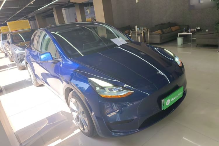 Used Tesla Model Y 2022 Rear-Wheel-Drive Version Front Right 45 Deg
