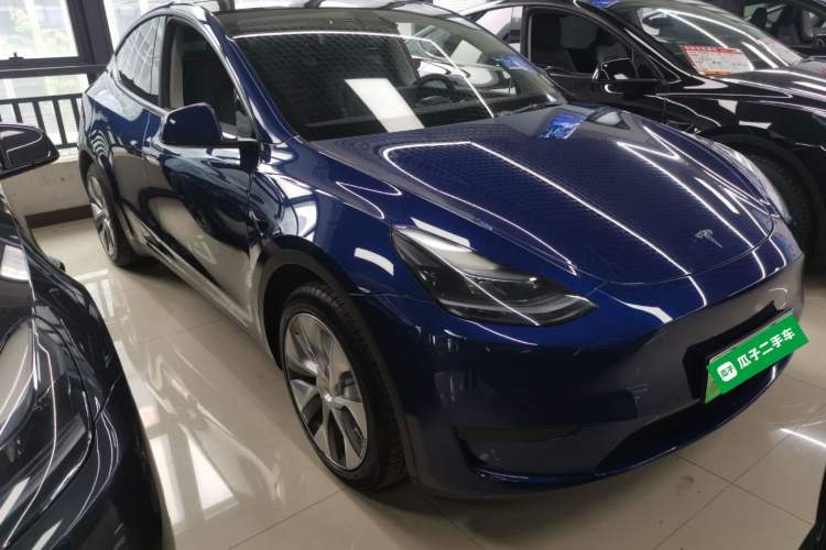 Used Tesla Model Y 2022 Rear-Wheel-Drive Version Front Right 45 Deg