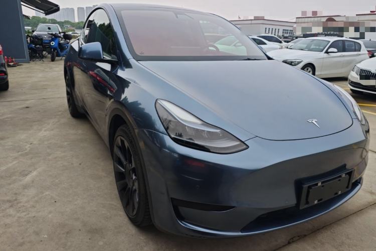 Used Tesla Model Y 2022 Rear-Wheel-Drive Version Front Right 45 Deg
