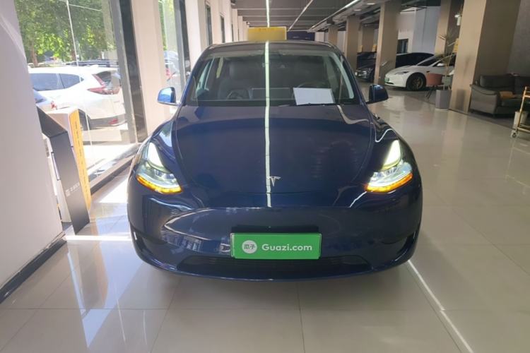 Used Tesla Model Y 2022 Rear-Wheel-Drive Version Front