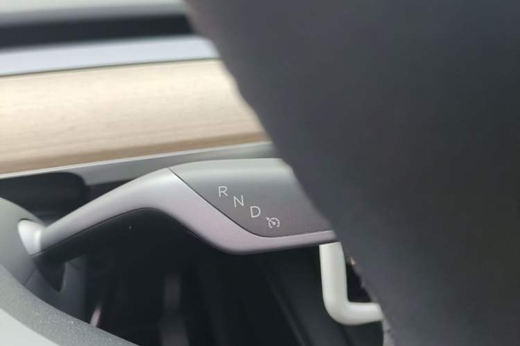 Used Tesla Model Y 2022 Revised Version Rear-Wheel Drive Gear Lever