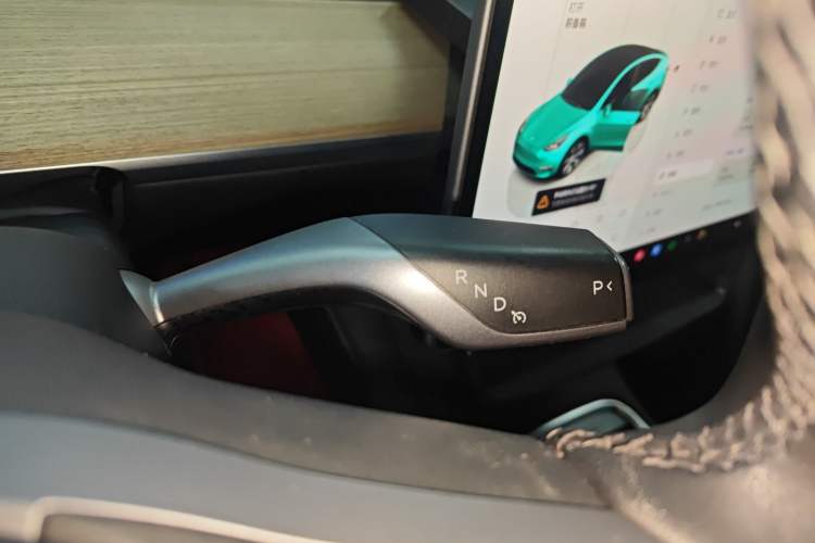 Used Tesla Model Y 2022 Revised Version Rear-Wheel Drive Gear Lever