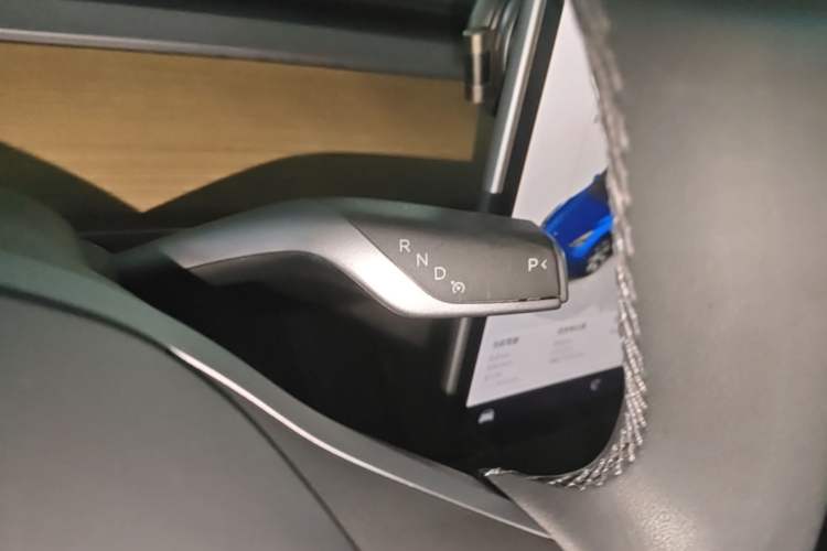 Used Tesla Model Y 2022 Revised Version Rear-Wheel Drive Gear Lever