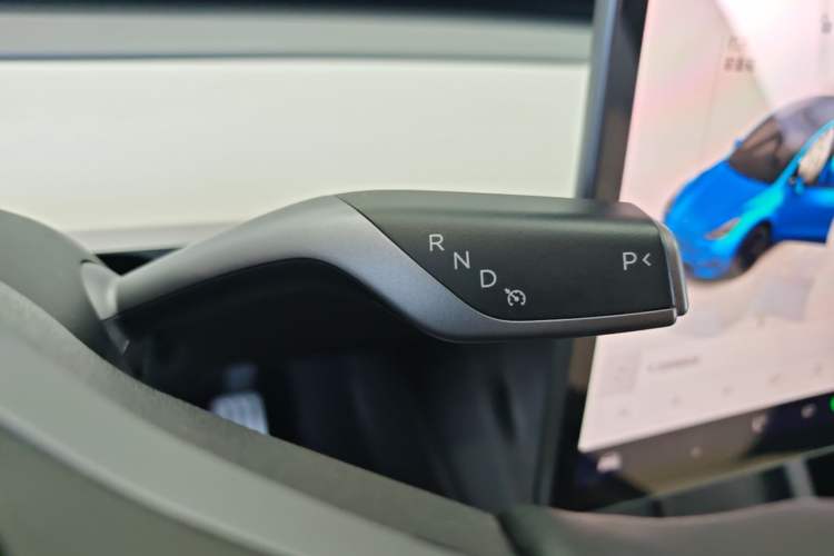 Used Tesla Model Y 2022 Performance High-Performance All-Wheel-Drive Version Gear Lever