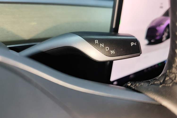 Used Tesla Model Y 2022 Revised Version Rear-Wheel Drive Gear Lever