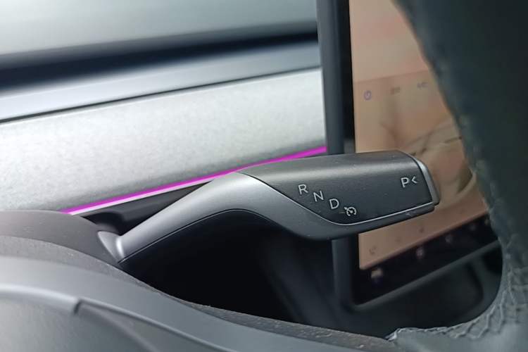 Used Tesla Model Y 2022 Long-Range All-Wheel-Drive Version Gear Lever