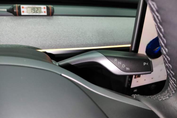 Used Tesla Model Y 2022 Long-Range All-Wheel-Drive Version Gear Lever