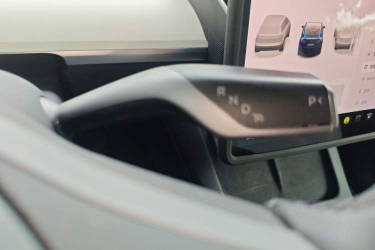 Used Tesla Model Y 2022 Performance High-Performance All-Wheel-Drive Version Gear Lever