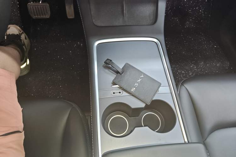 Used Tesla Model Y 2022 Revised Version Rear-Wheel Drive Gear Lever