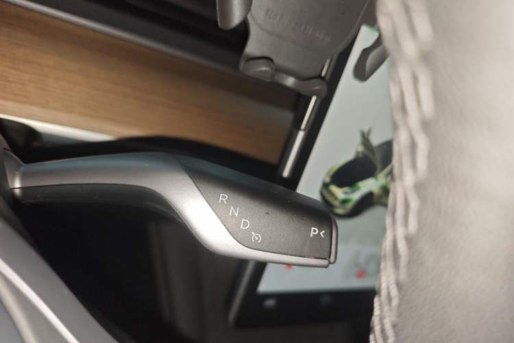 Used Tesla Model Y 2022 Long-Range All-Wheel-Drive Version Gear Lever
