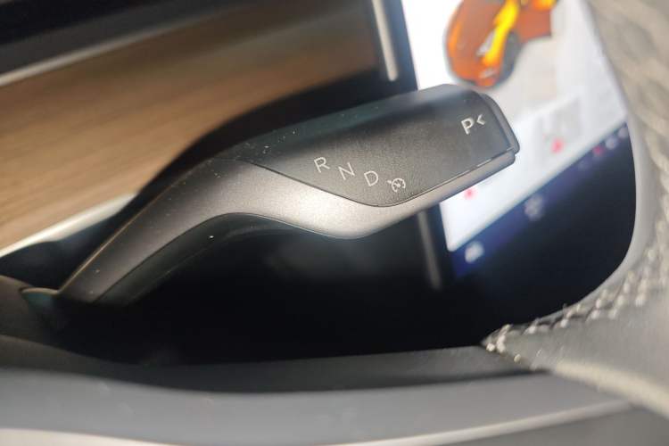 Used Tesla Model Y 2022 Performance High-Performance All-Wheel-Drive Version Gear Lever