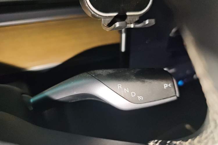 Used Tesla Model Y 2022 Performance High-Performance All-Wheel-Drive Version Gear Lever