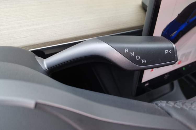 Used Tesla Model Y 2022 Revised Version Rear-Wheel Drive Gear Lever