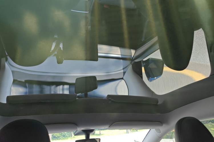 Used Tesla Model Y 2022 Rear-Wheel-Drive Version Headliner