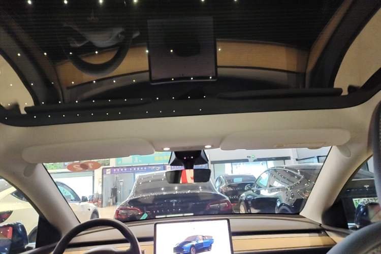Used Tesla Model Y 2022 Rear-Wheel-Drive Version Headliner