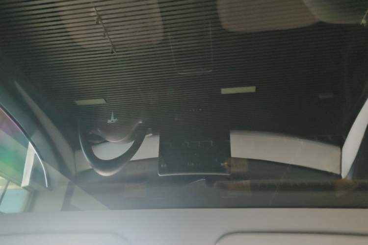 Used Tesla Model Y 2022 Rear-Wheel-Drive Version Headliner