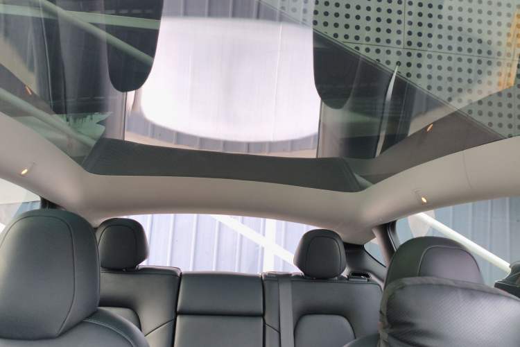 Used Tesla Model Y 2022 Rear-Wheel-Drive Version Headliner