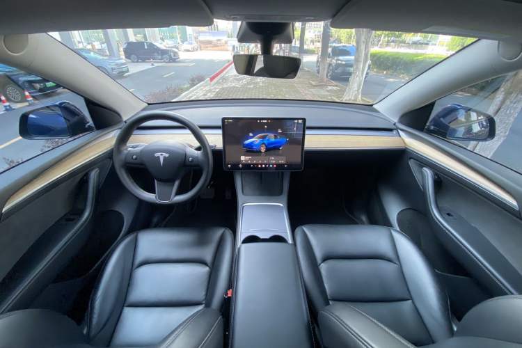 Used Tesla Model Y 2022 Rear-Wheel-Drive Version Interior 1