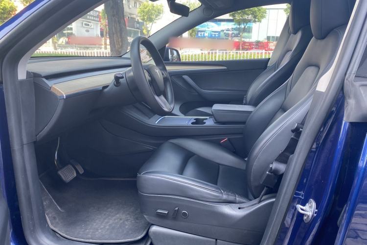 Used Tesla Model Y 2022 Rear-Wheel-Drive Version Interior 3