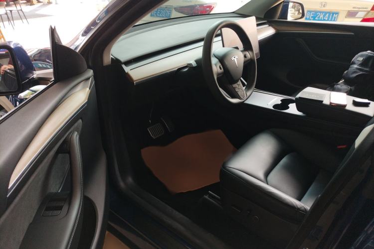 Used Tesla Model Y 2022 Revised Version Rear-Wheel Drive Interior 3