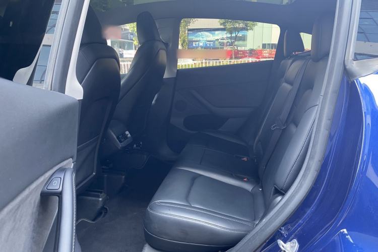 Used Tesla Model Y 2022 Rear-Wheel-Drive Version Interior 4