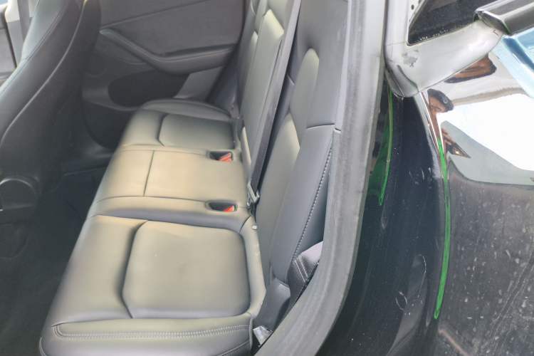Used Tesla Model Y 2022 Rear-Wheel-Drive Version Interior 4