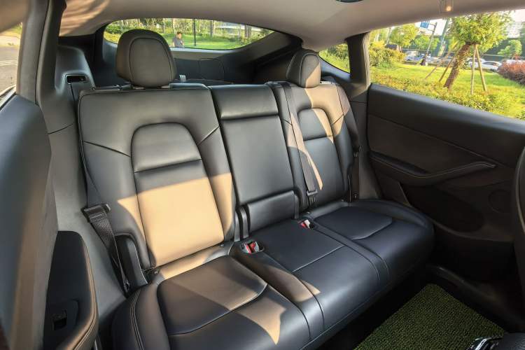 Used Tesla Model Y 2022 Revised Version Rear-Wheel Drive Interior 4