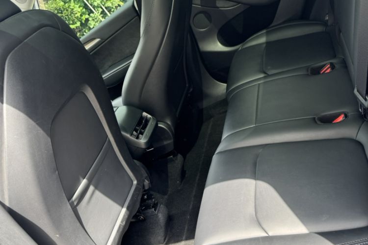 Used Tesla Model Y 2022 Revised Version Rear-Wheel Drive Interior 4