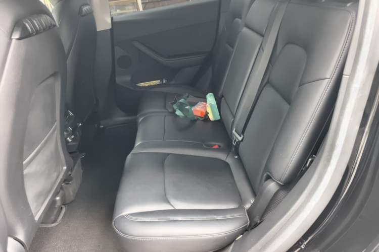 Used Tesla Model Y 2022 Revised Version Rear-Wheel Drive Interior 4