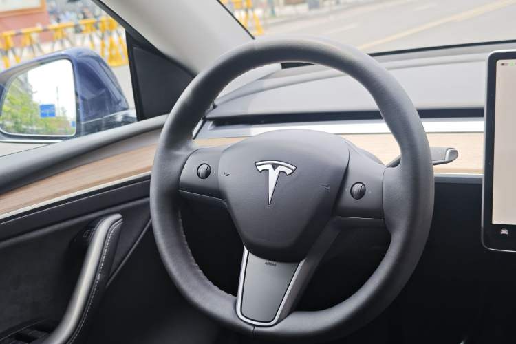 Used Tesla Model Y 2022 Rear-Wheel-Drive Version Interior 5