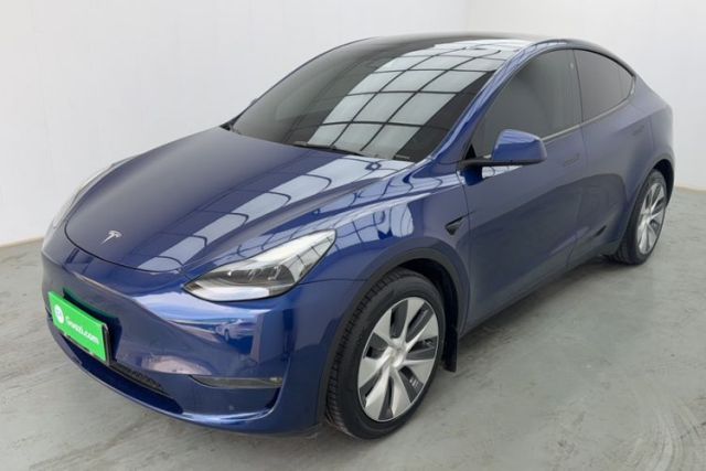 Ojetý Tesla Model Y 2022 Long-Range All-Wheel-Drive Version