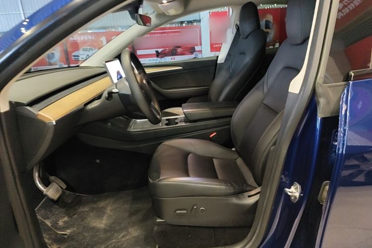 Used Tesla Model Y 2022 Rear-Wheel-Drive Version Left Front Seat