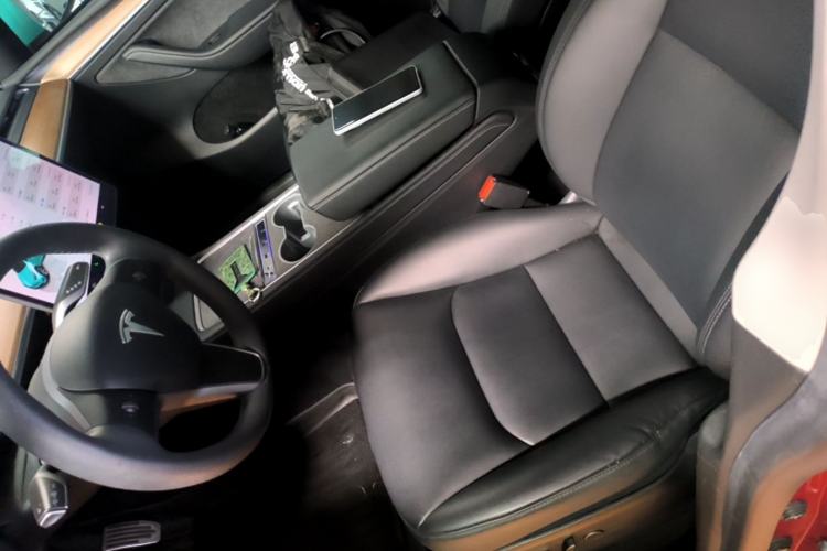Used Tesla Model Y 2022 Rear-Wheel-Drive Version Left Front Seat