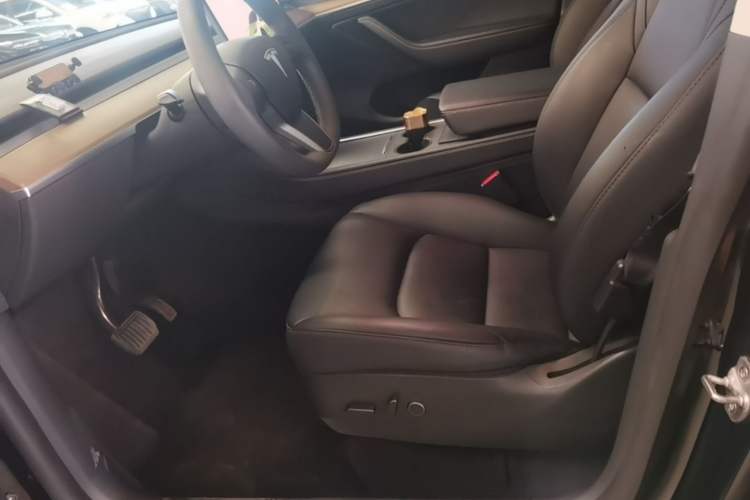 Used Tesla Model Y 2022 Rear-Wheel-Drive Version Left Front Seat