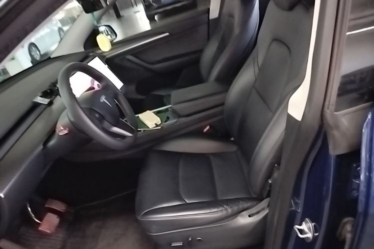 Used Tesla Model Y 2022 Rear-Wheel-Drive Version Left Front Seat