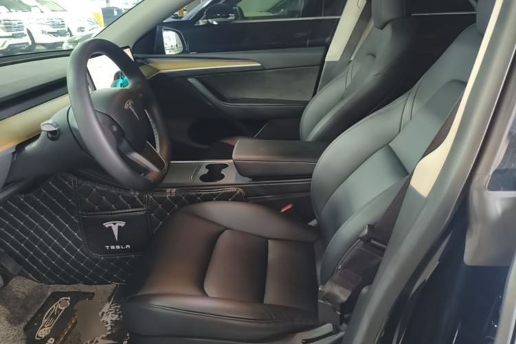 Used Tesla Model Y 2022 Rear-Wheel-Drive Version Left Front Seat