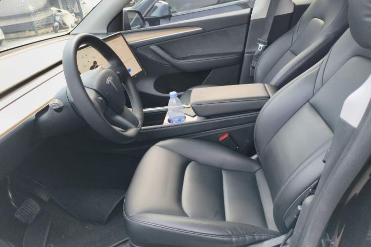 Used Tesla Model Y 2022 Rear-Wheel-Drive Version Left Front Seat