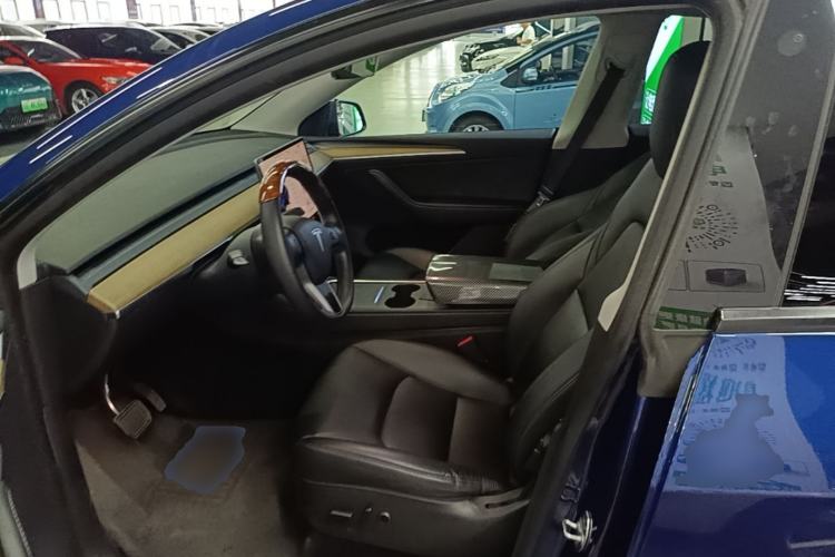Used Tesla Model Y 2022 Rear-Wheel-Drive Version Left Front Seat
