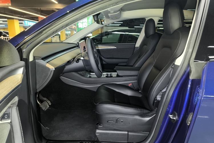 Used Tesla Model Y 2022 Rear-Wheel-Drive Version Left Front Seat