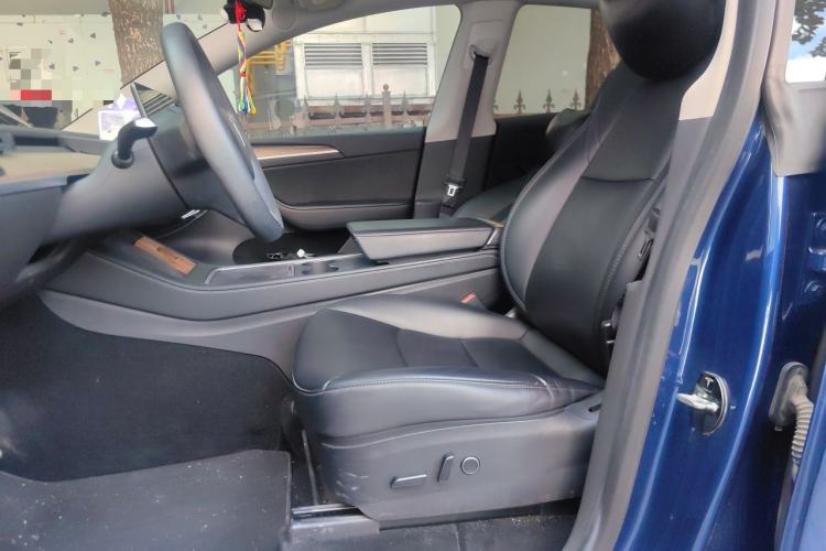 Used Tesla Model Y 2022 Rear-Wheel-Drive Version Left Front Seat