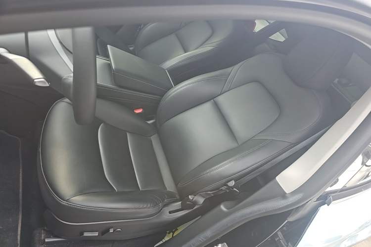 Used Tesla Model Y 2022 Revised Version Rear-Wheel Drive Left Front Seat