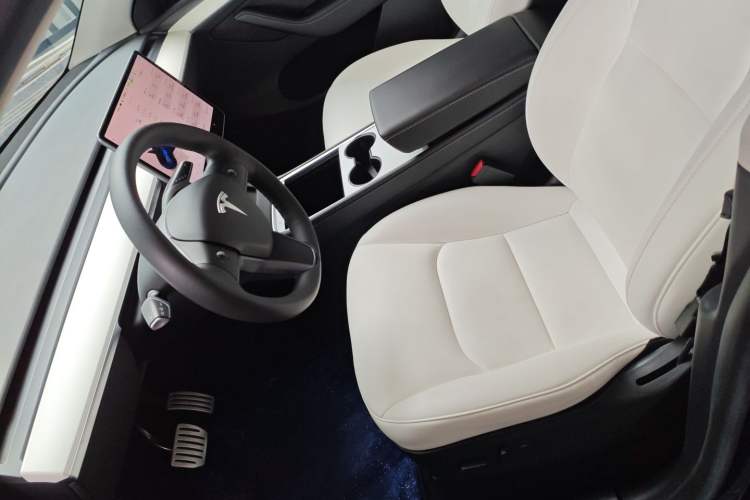 Used Tesla Model Y 2022 Performance High-Performance All-Wheel-Drive Version Left Front Seat