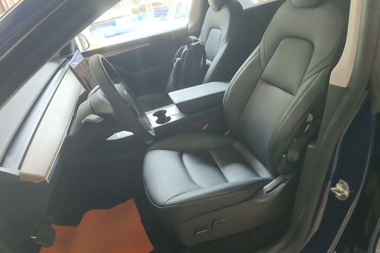 Used Tesla Model Y 2022 Rear-Wheel-Drive Version Left Front Seat