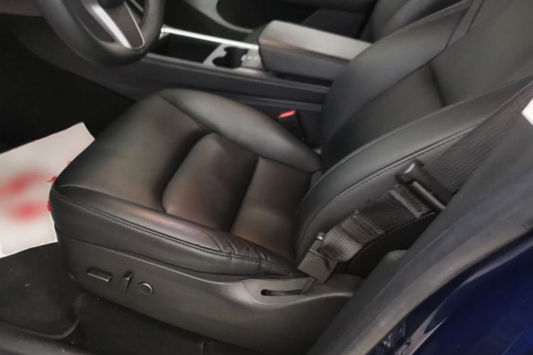 Used Tesla Model Y 2022 Rear-Wheel-Drive Version Left Front Seat
