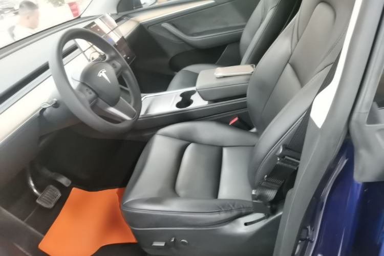 Used Tesla Model Y 2022 Rear-Wheel-Drive Version Left Front Seat