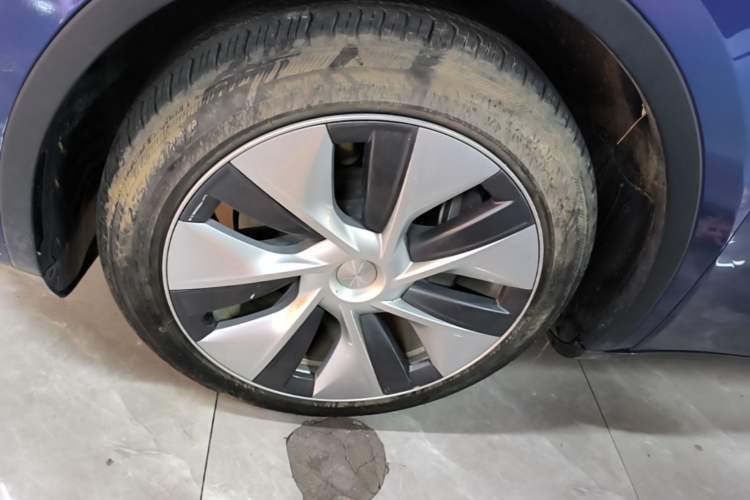 Used Tesla Model Y 2022 Rear-Wheel-Drive Version Left Front Wheel Hub