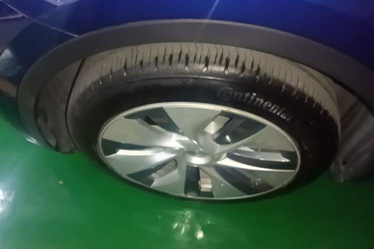 Used Tesla Model Y 2022 Rear-Wheel-Drive Version Left Front Wheel Hub