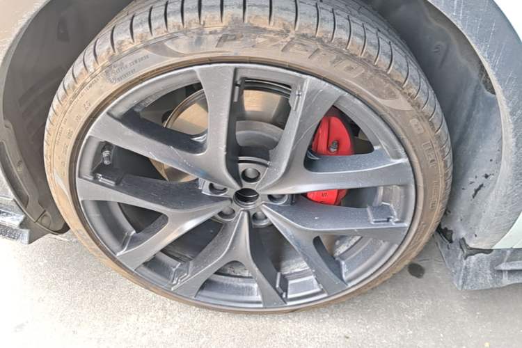 Used Tesla Model Y 2022 Revised Version Rear-Wheel Drive Left Front Wheel Hub