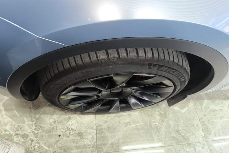 Used Tesla Model Y 2022 Revised Version Rear-Wheel Drive Left Front Wheel Hub